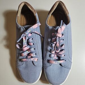 Aetrex Blue and Pink Sneakers with Canvas Upper